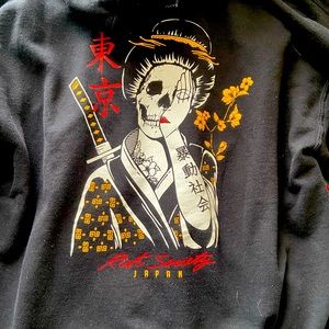 Riot society hoodie size L